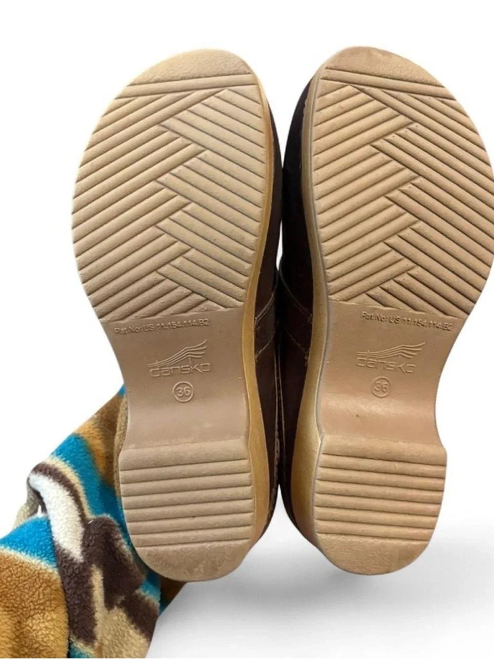 Brown leather Dansko clogs great condition‎ size 6 women’s